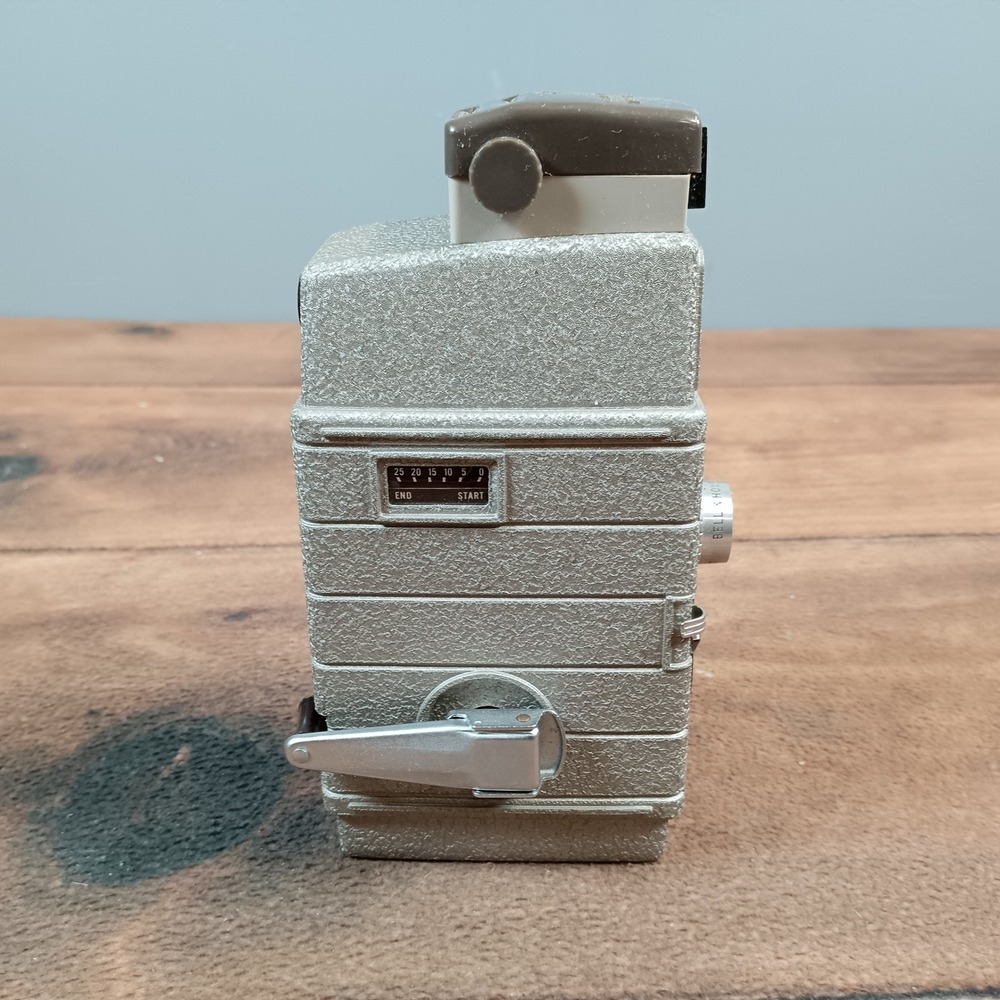 Bell & Howell 319 8mm Movie Camera Grey Good Vintage Sun Dial with Case - Picture 6 of 13